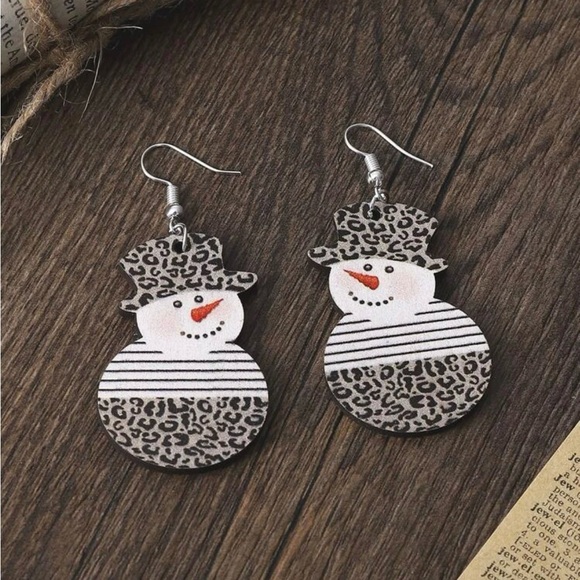 Leopard Print Snowman Earrings - Christmas Holiday Dangle Earrings - Picture 2 of 5